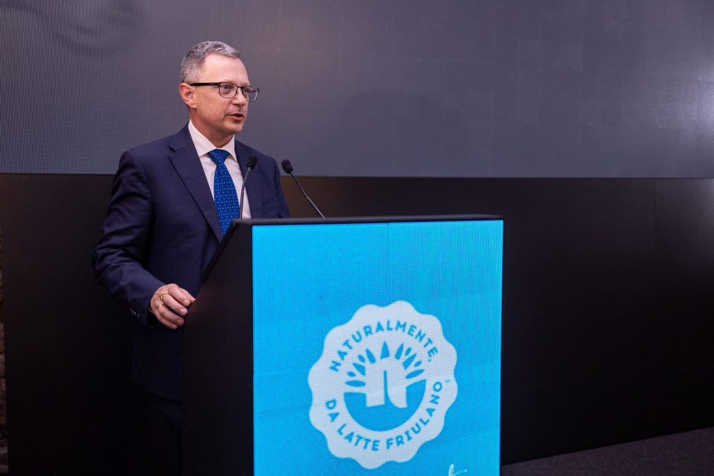 Stefano Zannier, assessore alle risorse agroalimentari della regione friuli venezia giulia, all'evento naturalmente insieme organizzato da naturalmente da latte friulano